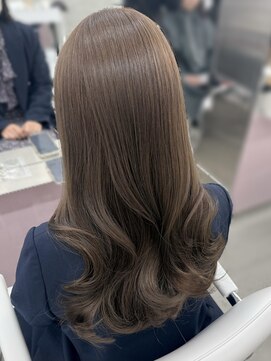 エヌアイ オモテサンドウ(ni omotesando) ☆ツヤ感たっぷりショコラブラウンカラー☆