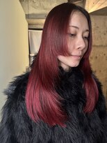 ノラジャーニー(NORA Journey)&nbsp;【阿形】顔周りステップカットのシャギーレイヤーチェリーレッド