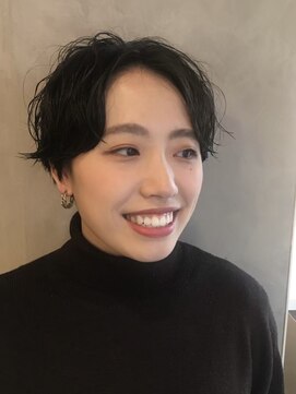 アンドエガオ いわき(&egao) くせ毛風刈り上げショート