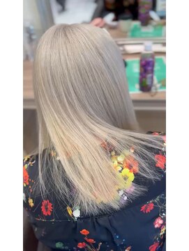 アッシュ 戸田公園店(Ash) 白髪ぼかしホワイトベージュ