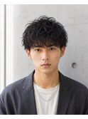 黒髪マッシュ強めウェーブ束感メンズパーマ