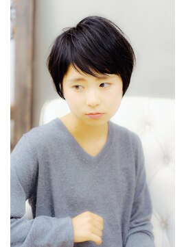 イグレックビス(igrek bis) IGREKBISジグザグバング×ブルージュ×3Dカラー×ミニマムボブ