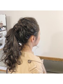 マウア(maua) ふんわりポニーテール