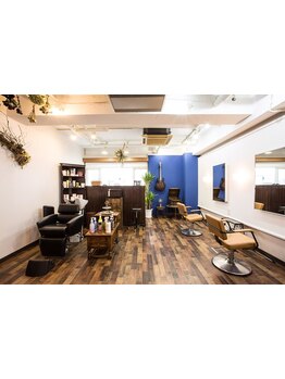 イギリスのチェルシー地区をそのまま再現した美容室≪CHELSEA≫日々の忙しさを忘れて癒しの空間へ―