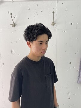 ウェルネス(Wellness) スキンフェード、ツイストスパイラル、アップバング