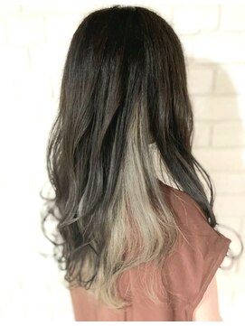 アンバーロイス 綱島(umber royce) ホワイトベージュインナーカラー rikuto