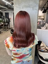 ミューバイケンジ(miu by KENJE)&nbsp;miu&橋本愛海　ブリーチなしダブルカラーで艶々レッド