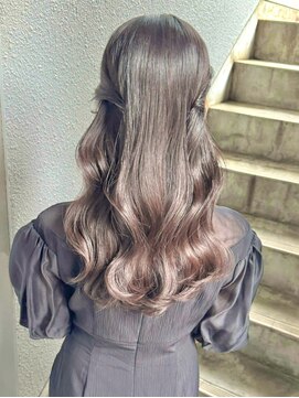 イズ(is) ハーフツインやハーフアップ