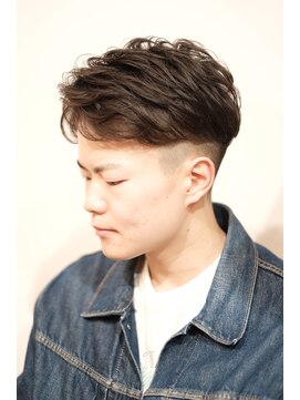 アモ(Amo) 【新富町】メンズツーブロックニュアンスフェザーパーマ