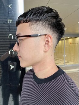 イェッカ(YECCA)の写真/経験豊富なStylistが、フェードカット~マッシュ系まで幅広くご提案＊【メンズカット+眉カット】￥4000