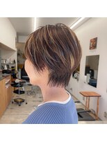 ネオ ディスカス(Neo Discus) 【都会的クール】立体感ハイライト×ハンサムショートボブ
