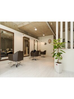 住宅街の中にある癒し空間＜halr reiaxing LuRa＞。お子様連れの方でも、お気軽にお越しいただけます。