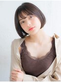 ショートボブ 流しバング 小顔ヘア