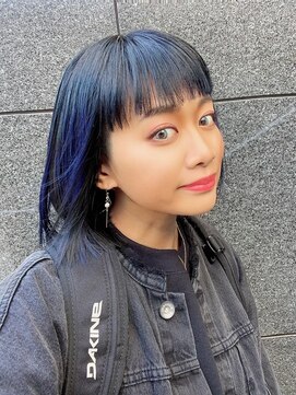 ファミリア(familiar) ワンレンボブ ブルーヘア