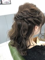 ヘアーアンドビューティー ザ ビー(Hair & Beauty the B) 清楚さ◎ハーフアップアレンジ