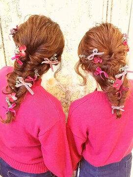 シュシュ(CHOUCHOU) お花とリボンのtwins☆アレンジスタイル