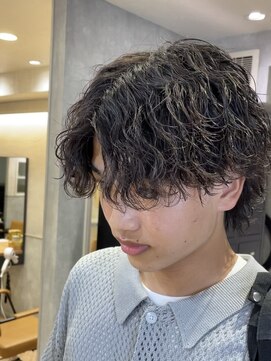 レイズ 名古屋駅(RAYS) 波巻きスパイラルパーマセンターパートウルフ　　h