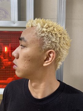 メリケンバーバーショップ トーキョー(MERICAN BARBERSHOP TYO) EASYPUNK（ヌマタユウト）