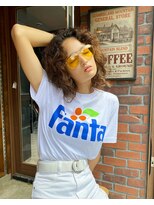 アデ オモテサンドウ(ade omotesando) アメリカンなストリート感漂うウェーブヘア