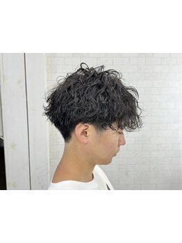 学生~ビジネスマンまで幅広く人気のある【波巻きパーマ】ゆるめな質感の柔らかいカール感でどんな骨格にも*