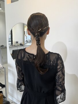 エンリッチヘア(enrich hair) タイトなローポニーヘア
