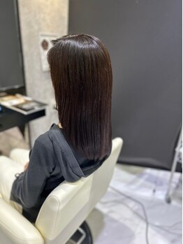 ルミュドゥプレシャス(LEMIEUX de precious)の写真/【前処理・後処理込みのリタッチ回数券￥24540!トリートメント2回付】大人女性の為のグレイカラーで印象◎