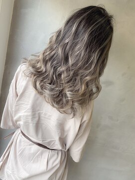 フル(FuLL) エアータッチで作る外国人風バレイヤージュ