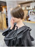 まわりと差がつく秋ショート×オリーブベージュ