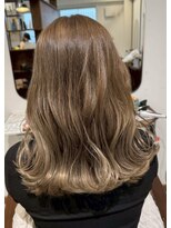 ルイ(ROUIS produced by LUCK 津田沼)&nbsp;ミルクティーブロンド/ミルクティーベージュ/白髪ぼかし