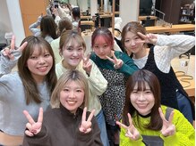 女性スタイリストが多いからこそ、小さな悩みやこだわりまで相談しやすい雰囲気です