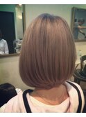 アッシュ＆前下がりボブ