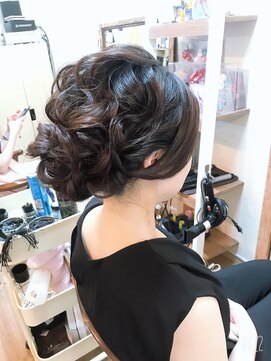ロカット サロン(Roquat Salon) 大人シニヨン二次会ヘアアレンジ 【ヘアアレンジ 立川/立川南】