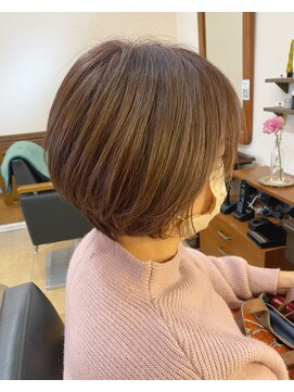 ミチタ(michita) 前下がりひし形ボブ白髪活かし【michita】