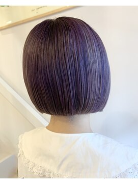 トレパルッキエーレ(tre parrucchiere) ［-tre-］ダブルカラー×ミニボブ