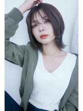 【カット】洗練されたデザイナーが行うパーソナルデザインカット