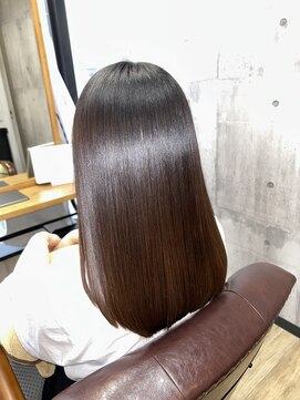 リプレイバイエクラート(REPLAY by ECLART) 跳ねない長さギリギリの艶ストレート