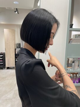 トゥーリ 薬院店(tuuli) tuuli miyu 黒髪ミニボブ/縮毛矯正/切りっぱなしボブ