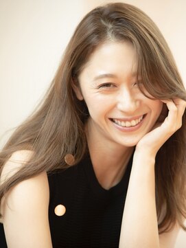 ミンクスリッカ 表参道(MINX RICCa) 小顔くびれレイヤー アッシュグレージュ イルミナカラー