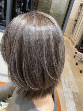 ネオリーブエム(Neolive em;) コントラストハイライト×シルキーハイライト ダブルカラー