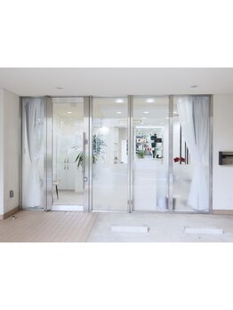 リトルサイエンティスト使用◎こだわり抜いた商材を使用し、一人一人にあったヘアケアをご提案します！