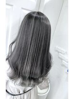 ウーロス(uros.) プラチナグレー×ハイライト