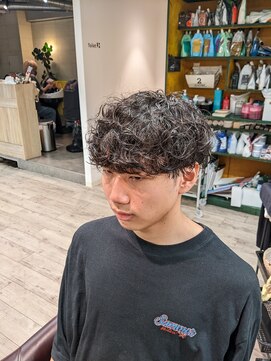 コワファーストナガサキシャンプーボーイ(COIFF1RST NAGASAKI SHAMPOO BOY) 目下マッシュ×ハード波巻きスパイラルパーマ