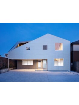 様々な強みをもつ実力派スタイリストが揃っているので、あなたに合ったスタイリストがきっと見つかる＊