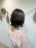 ルヴェール(Le Vert) 切りっぱなしボブ×くびれ巻き