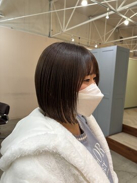 キュオンシア(CUEON. ciea) ぷつっとミニボブ×オリーブベージュ