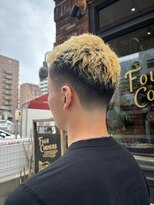 フォーコーナーズ(Four Corners) テーパーフェード/スキンフェード/バーバー/刈り上げ