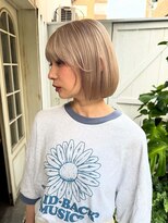 アデ オモテサンドウ(ade omotesando) 丸みのあるボブとハイトーンカラーで作るフェミニンスタイル