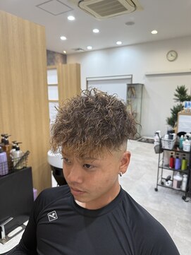 グランヘアートーキョー(Gran Hair TOKYO) スキンフェード×ツイストスパイラル