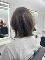 イル 天神西通り店(ill)&nbsp;20代30代ボブ/ミディアムレイヤー／グレージュ/透明感/天神/大名
