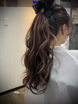 ヘアーグランデシーク(Hair Grande Seeek) 結んでも可愛いシールエクステ